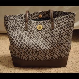 Tommy Hilfiger Tote